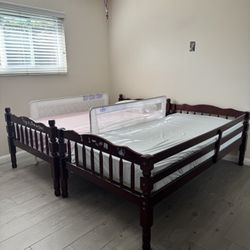 Two Twin Bed With Two Mattresses 