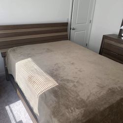 Queen Size Bedroom Set