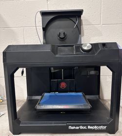 MakerBot Replicator 5th Generation Desktop 3D Printer 🖨️