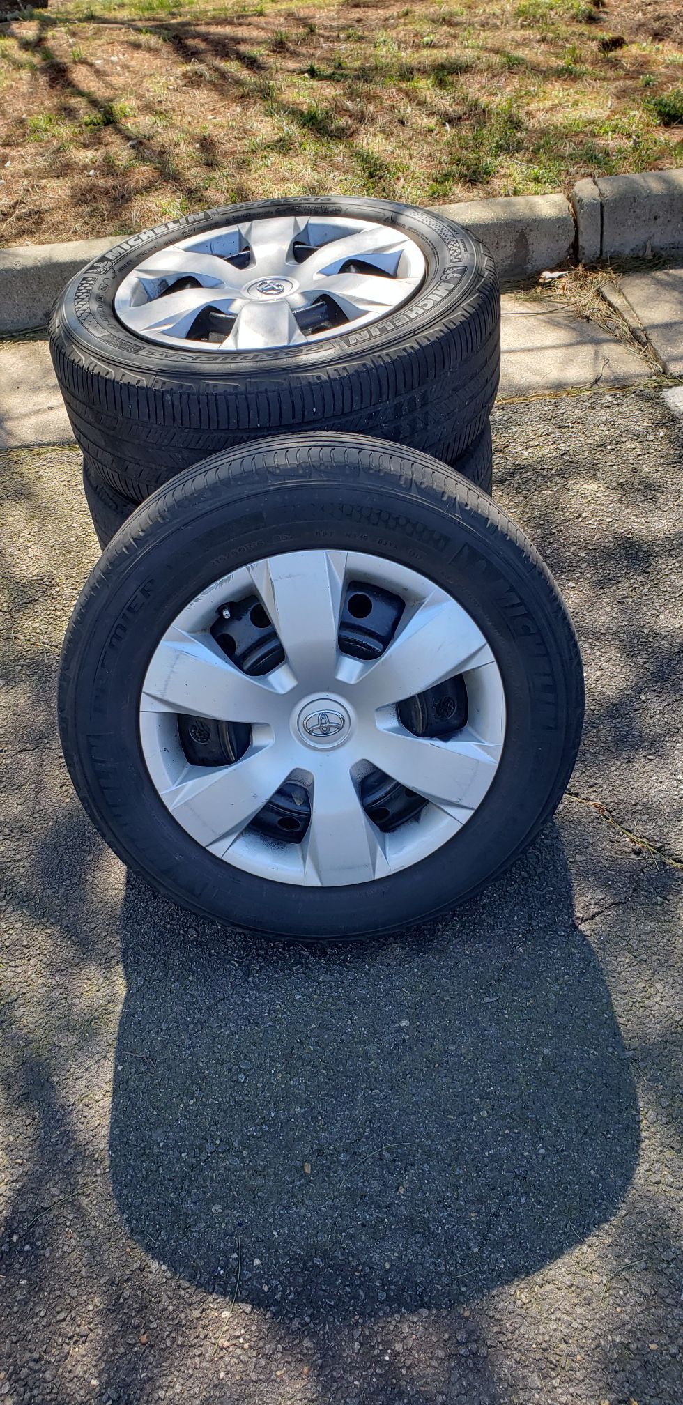 Rims with tires for Toyota camry