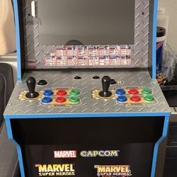 Arcade 1UP Marvel VS Capcom + 4 More Games