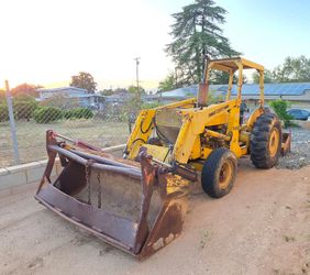 Ford Tractor Loader/Backhoe