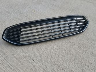 2013 - 2016 Ford Fusion Front Bumper Upper Griller USED