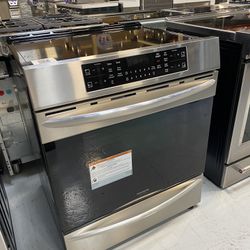 Stainless Steel 30” Front Control Induction Range With Air Fry