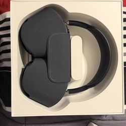 AirPod Max Midnights 