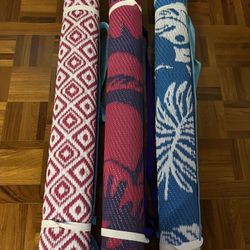 Reversible Roll - Up Beach Mat With Trap, 30” X 70” 3pcs