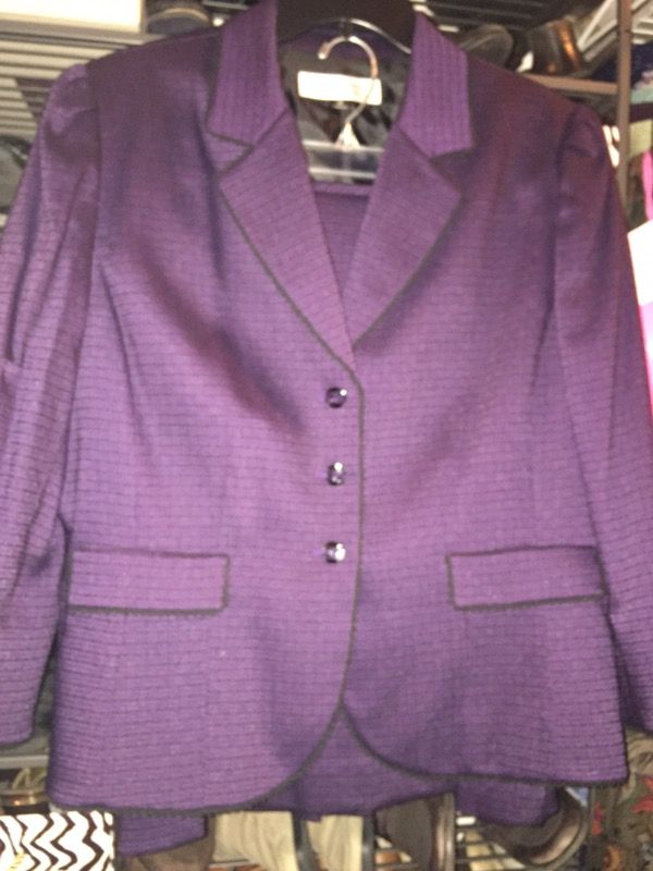 Designer Ladies PLUM 2- Piece Suit Skirt/ Jacket Size 14