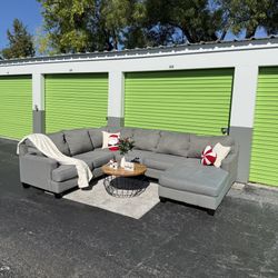 Gray Ashley Furniture Sectional Couch - Delivery Available 🚚