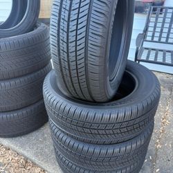 Nice set of 4 tires with size 215/60/16