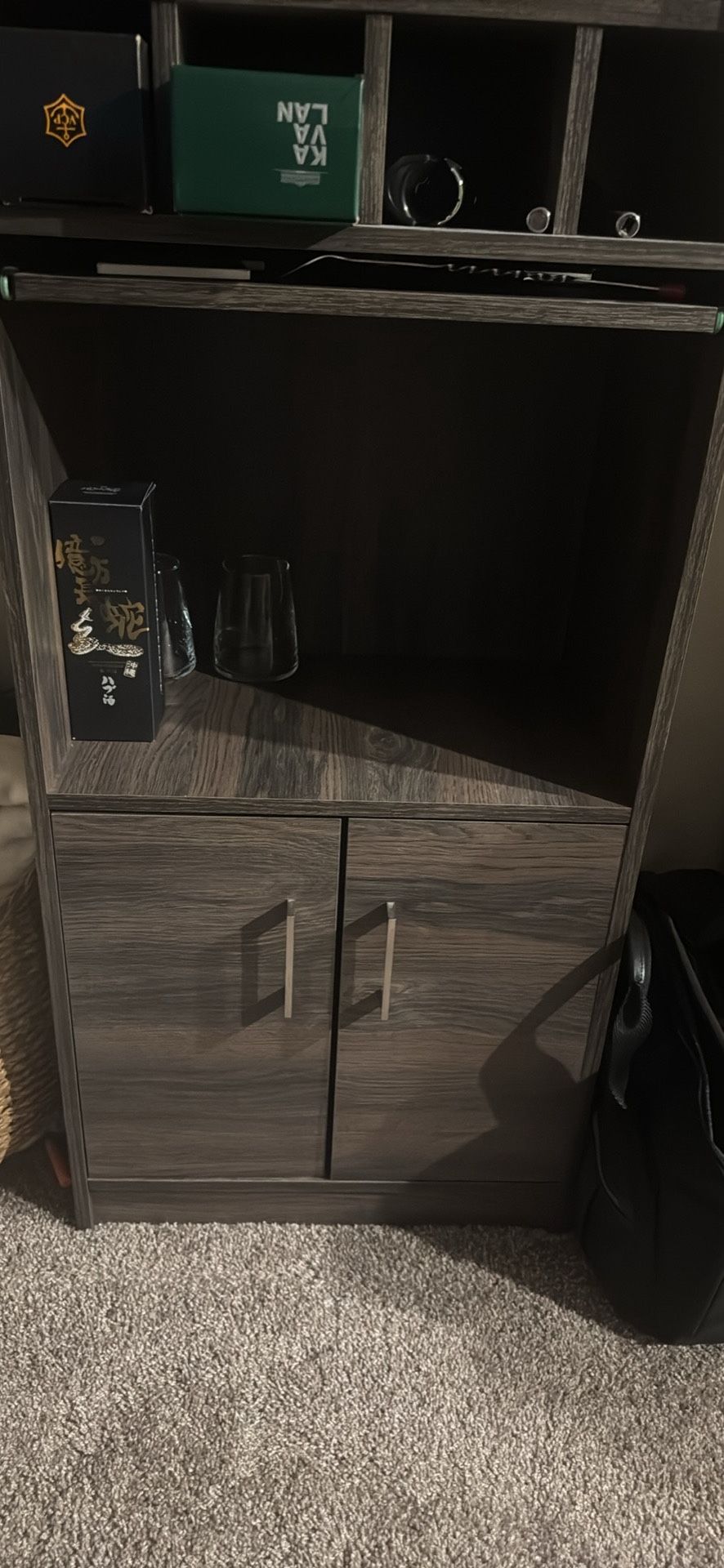 Bar shelf