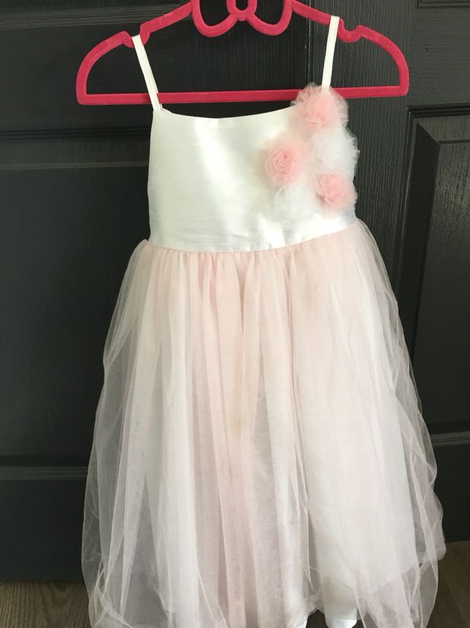 Little girls pink full fluffy adorable dress ! Size 5