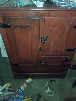 1900's Vintage Oak Ice Box