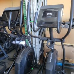 FULLERTON  - Nordictrack Airglide 7i Professional Elliptical  - 500$ 