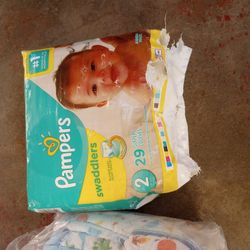 Pampers Swaddlers  Count 29 Diapers Size 2