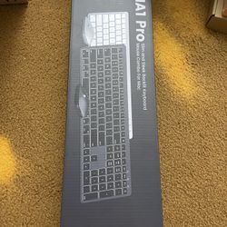 Brand New : Bluetooth Keyboard and Mouse for Mac
