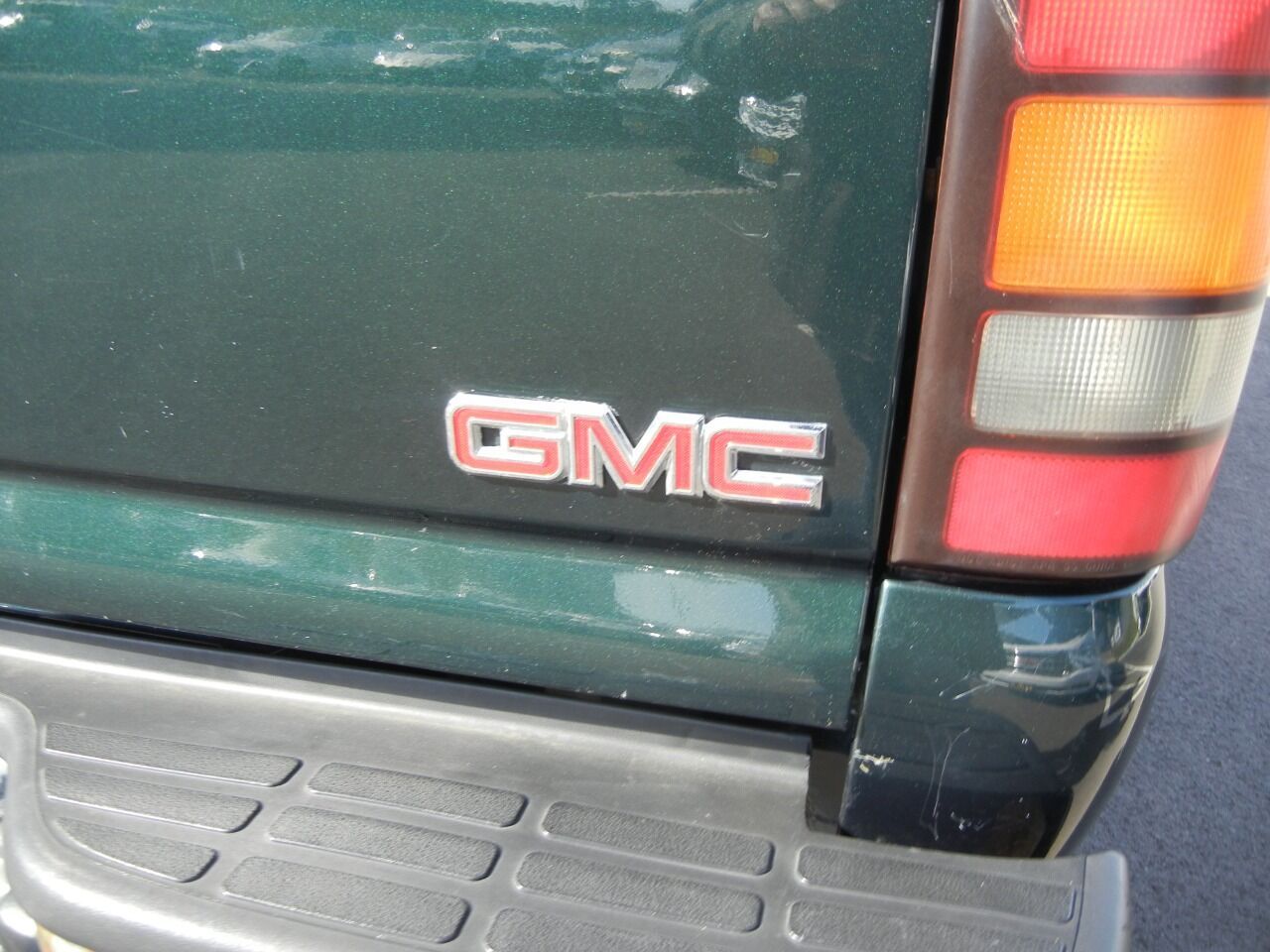 2004 GMC Sierra 2500HD