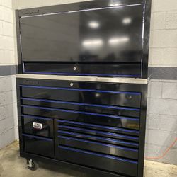  Snap-On Tool Box With Top Cabinet