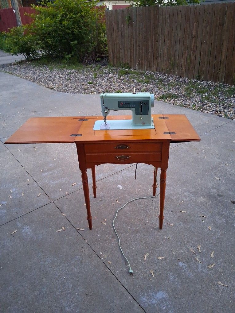 Singer Sewing Machine