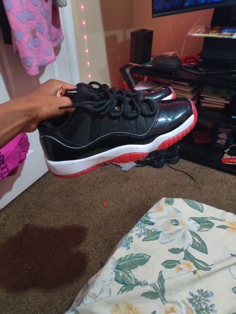 Jordan 11 Low Breds