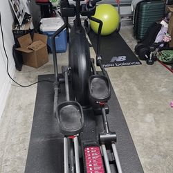 SOLE ELIPTICAL LIKE NEW