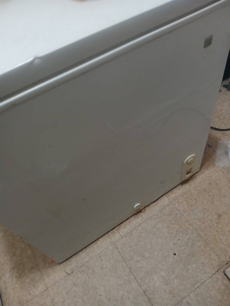 DEEP FREEZER