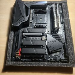 Gigabyte B550 Master + Ram Combo