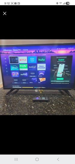 32" Hisense Roku Tv Smart with Remote $75 OBO!