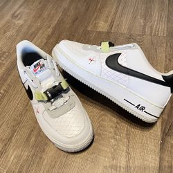 NIKE AIR FORCE 1 LV8 - SWOOSH COMPASS - Size 7Y