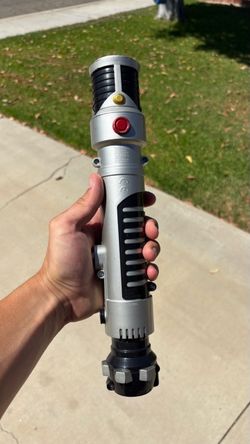 2006 Luke Skywalker Force Action spring lightsaber