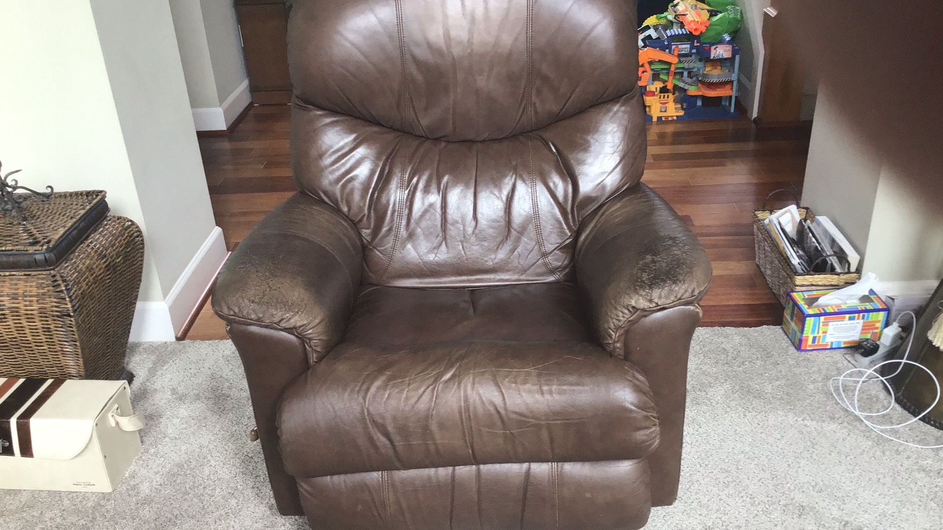 La-Z-Boy Recliner/Swivel/Rocker