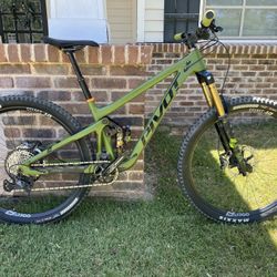 2021-2022 Pivot Switchblade Medium 29er