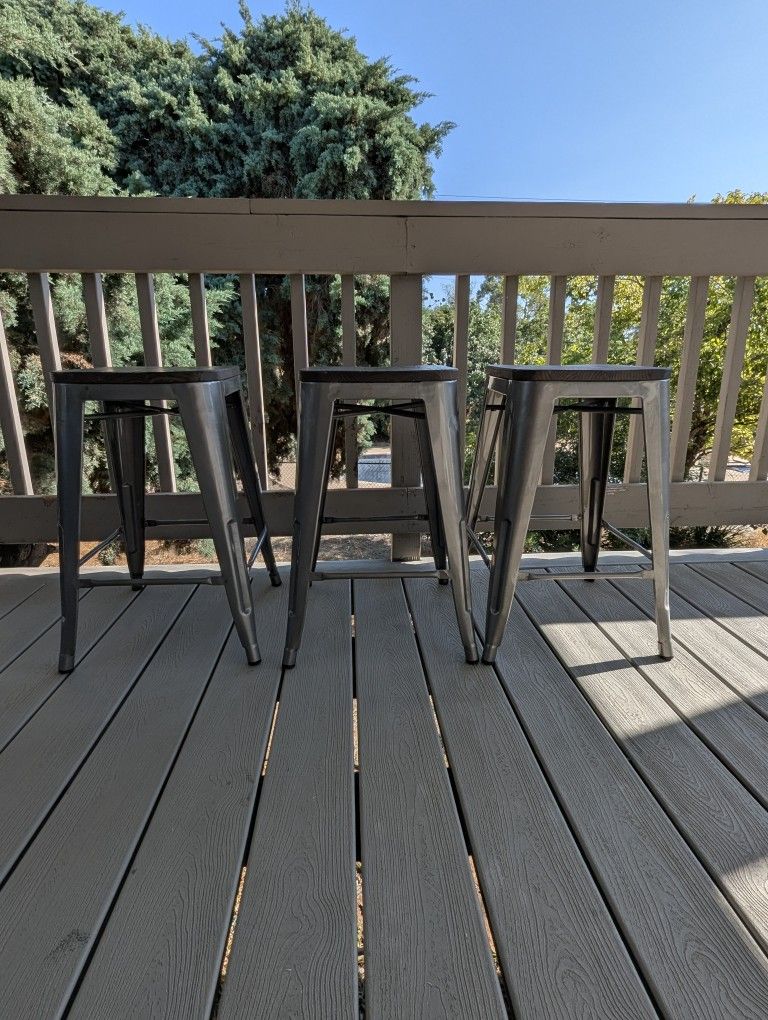Bar Stools in good shape