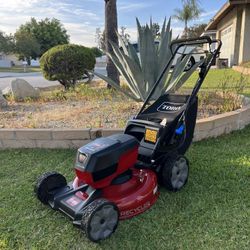 Toro Recycler 21-in 60-volt, Self-Propelled Battery Walk Mower with (1) 6ah Battery Included & Charger In New Condition Only Used It One Time Works Pe