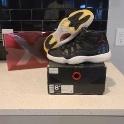 Jordan 11s " 72-10" Size 8.5 Excellent Condition 