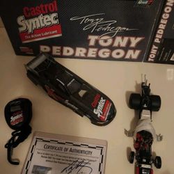 Revell 1:24 Tony Pedregon Castrol Syntec Funny Car Diecast