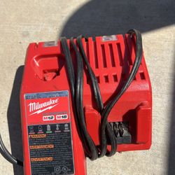 Milwaukee 18-Volt Charger 