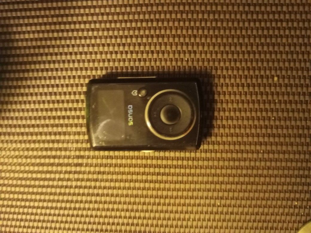 Sansa SanDisk Mp3player 2gbs $60