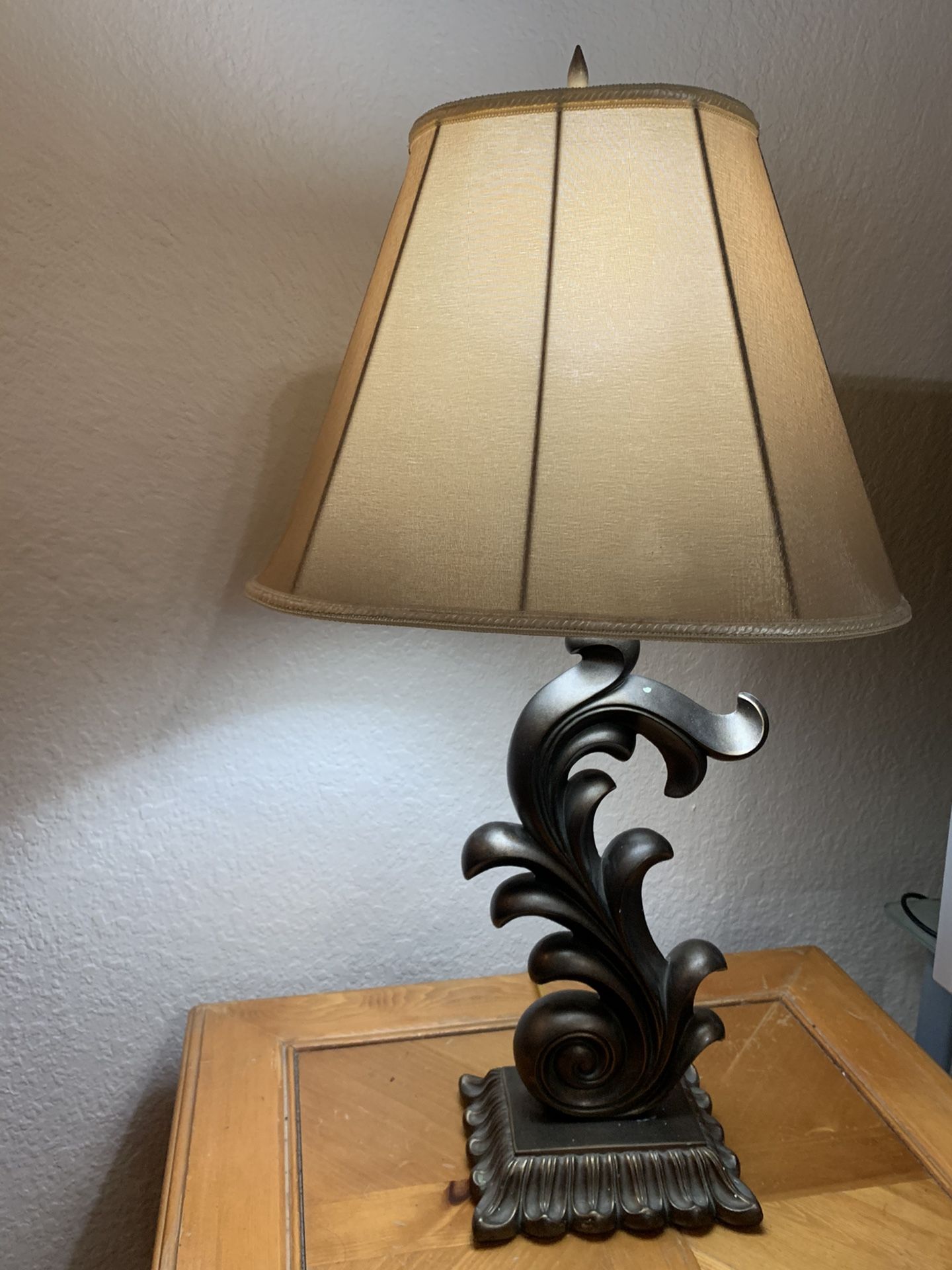 Desk lamp