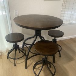 Round Pub Table & Stools