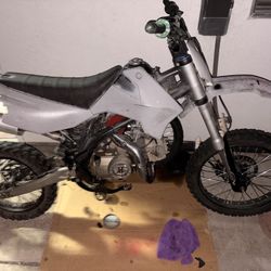 Apollo 125cc Dirt Bike 
