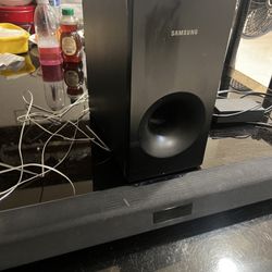 Samsung soundbar HW-F355 + Subwoofer Bluetooth