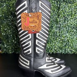 Justin Women’s cowboy boots Size 6.5 Leather New