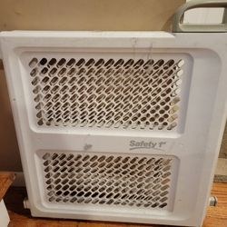 Safety 1st Baby Gate