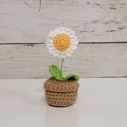 Adorable Handmade Crochet Potted Daisy Plant 3 3/4”