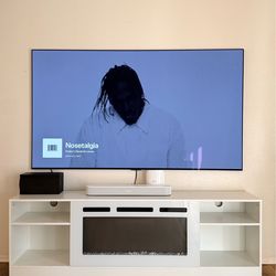 Entertainment center/ tv stand