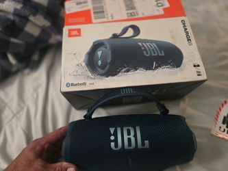 JBL Charge 6 Bluetooth Speaker