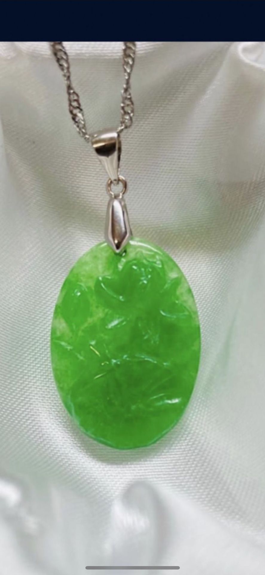 Green Jade Carved Dragonfly Pendant In Sterling Silver 20.30 Ct