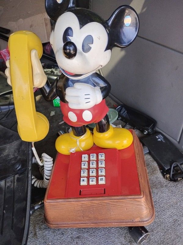 Mickey 1973 Phone