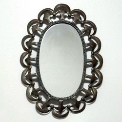 Antique Hollywood Regency Oval Mirror In Sculptural Frame