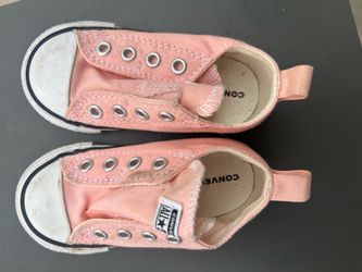 Girls peach All Star Converse